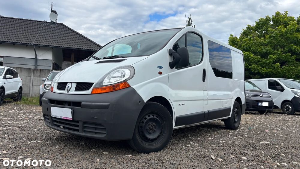Renault TRAFIC - 2