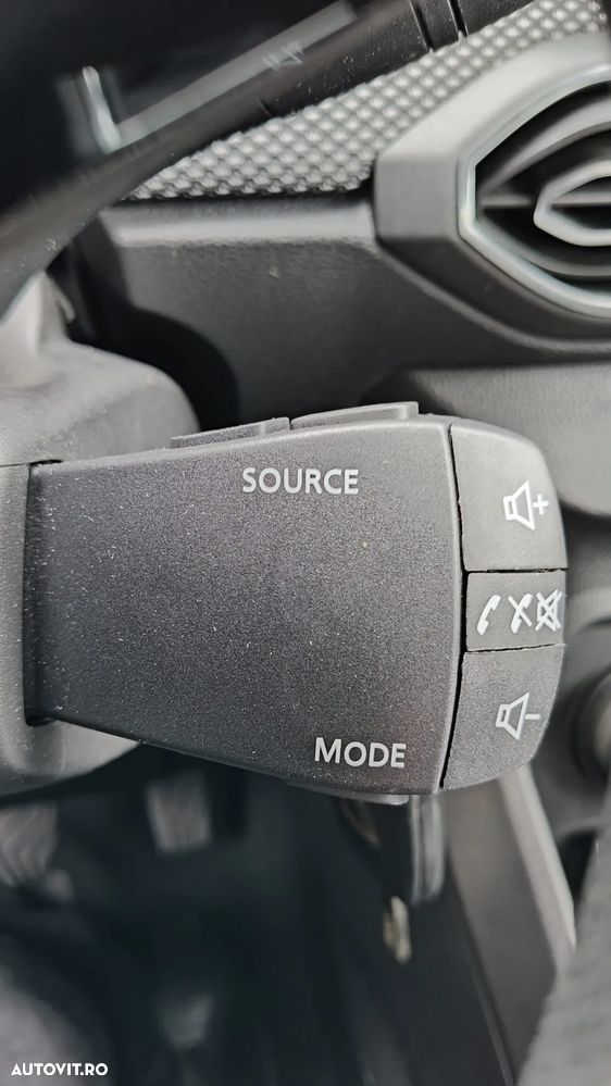 Dacia Logan TCe 90 Essential - 18