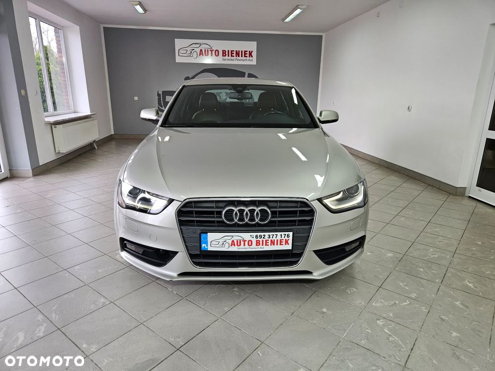 Audi A4 Limousine - 1