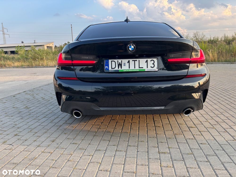 BMW Seria 3 320d xDrive mHEV M Sport - 2