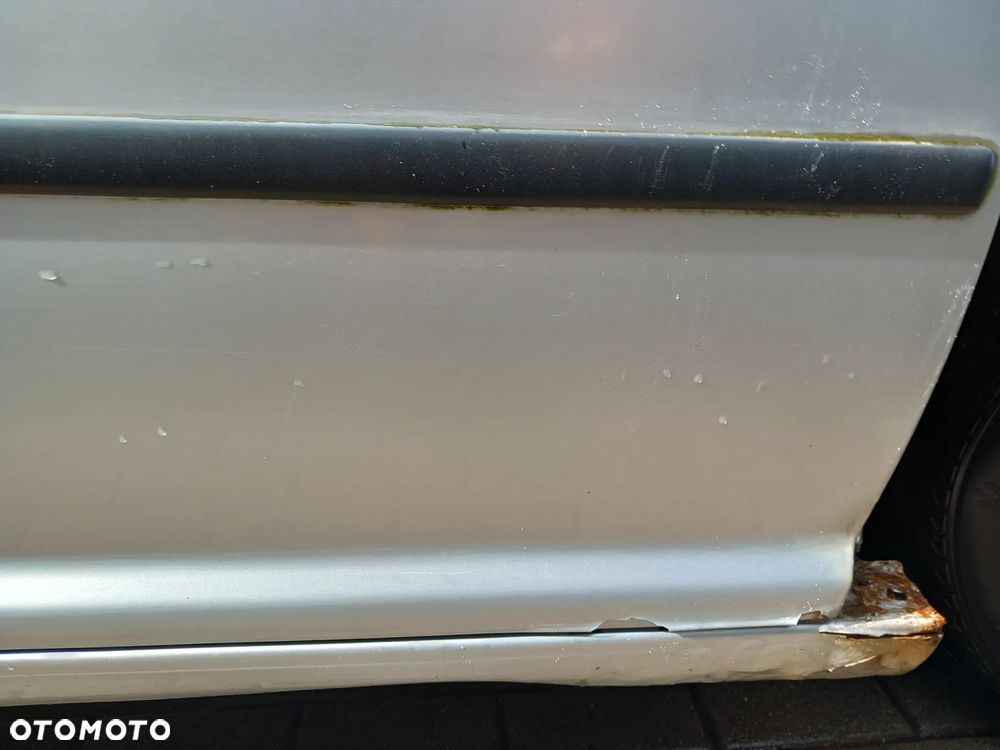 VW GOLF IV DRZWI PRAWE PRZEDNIE PRAWY PRZÓD KOLOR: LA7W - 5