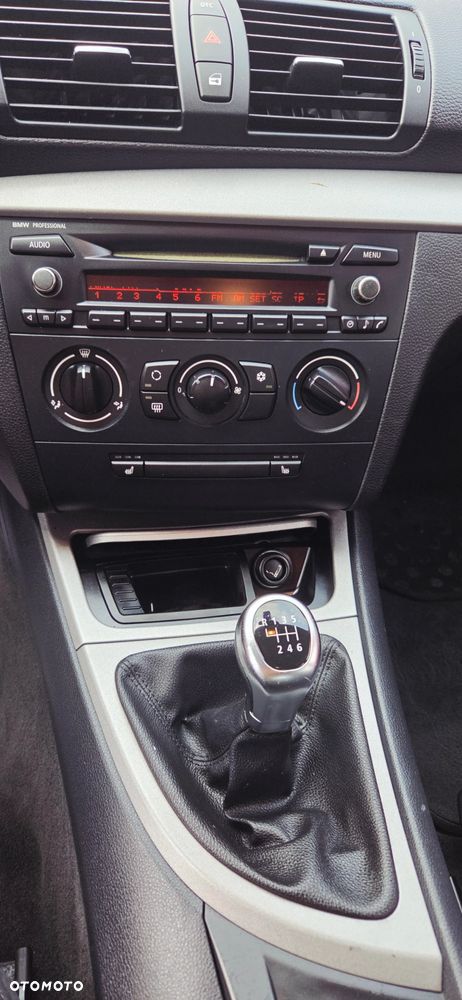 BMW Seria 1 116i - 26