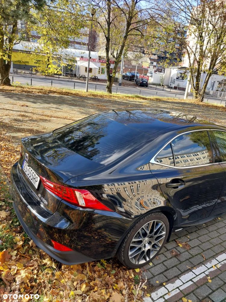 Lexus IS 300h Elegance - 4