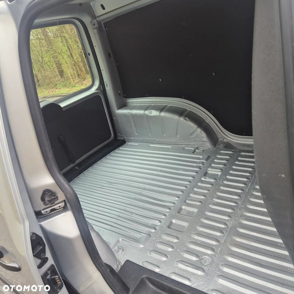 Volkswagen Caddy - 7