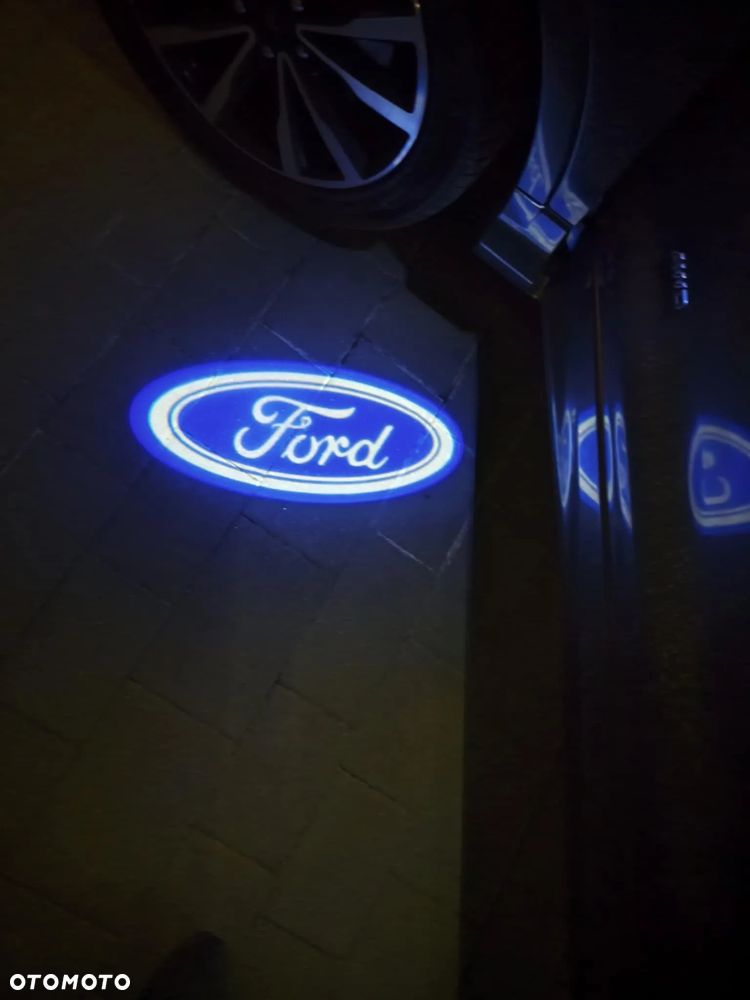 Ford Kuga - 24