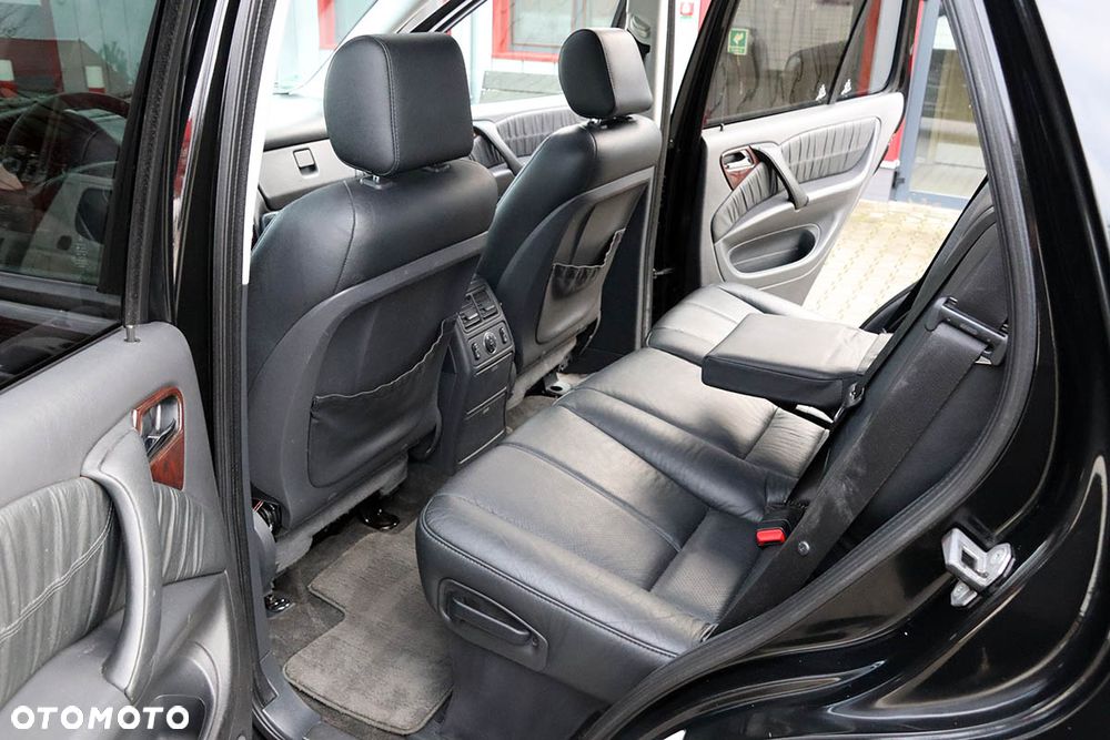 Mercedes-Benz ML - 26