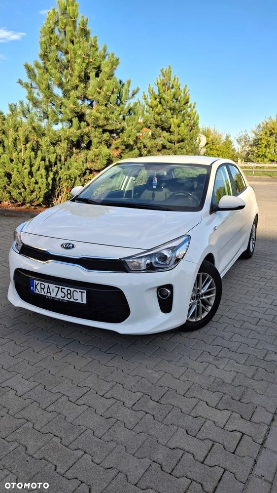 Kia Rio 1.2 L - 1