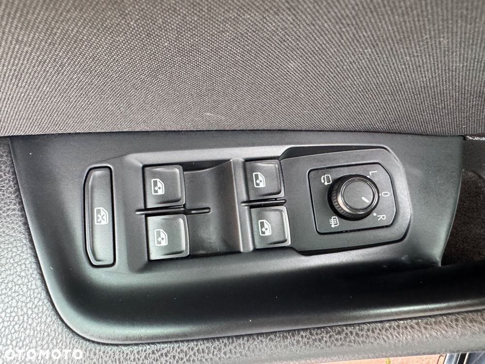 Volkswagen Passat 2.0 TDI SCR 4Mot DSG Highline - 26