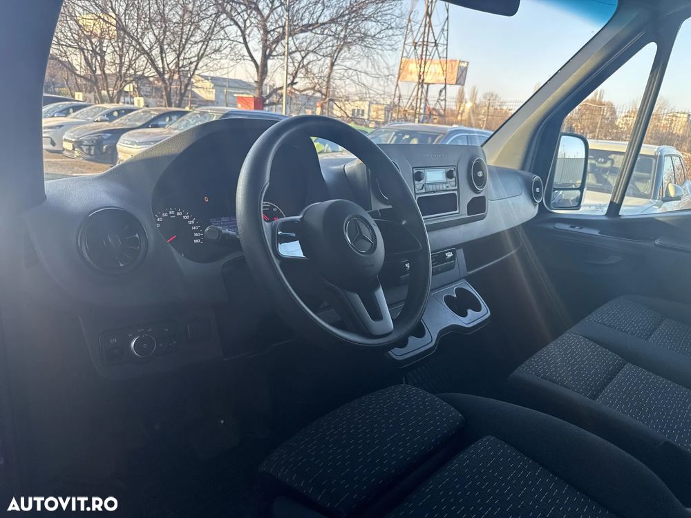 Mercedes-Benz Sprinter - 9
