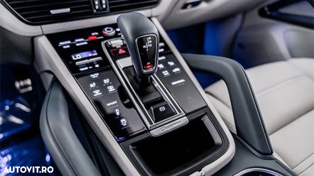 Porsche Cayenne S - 31