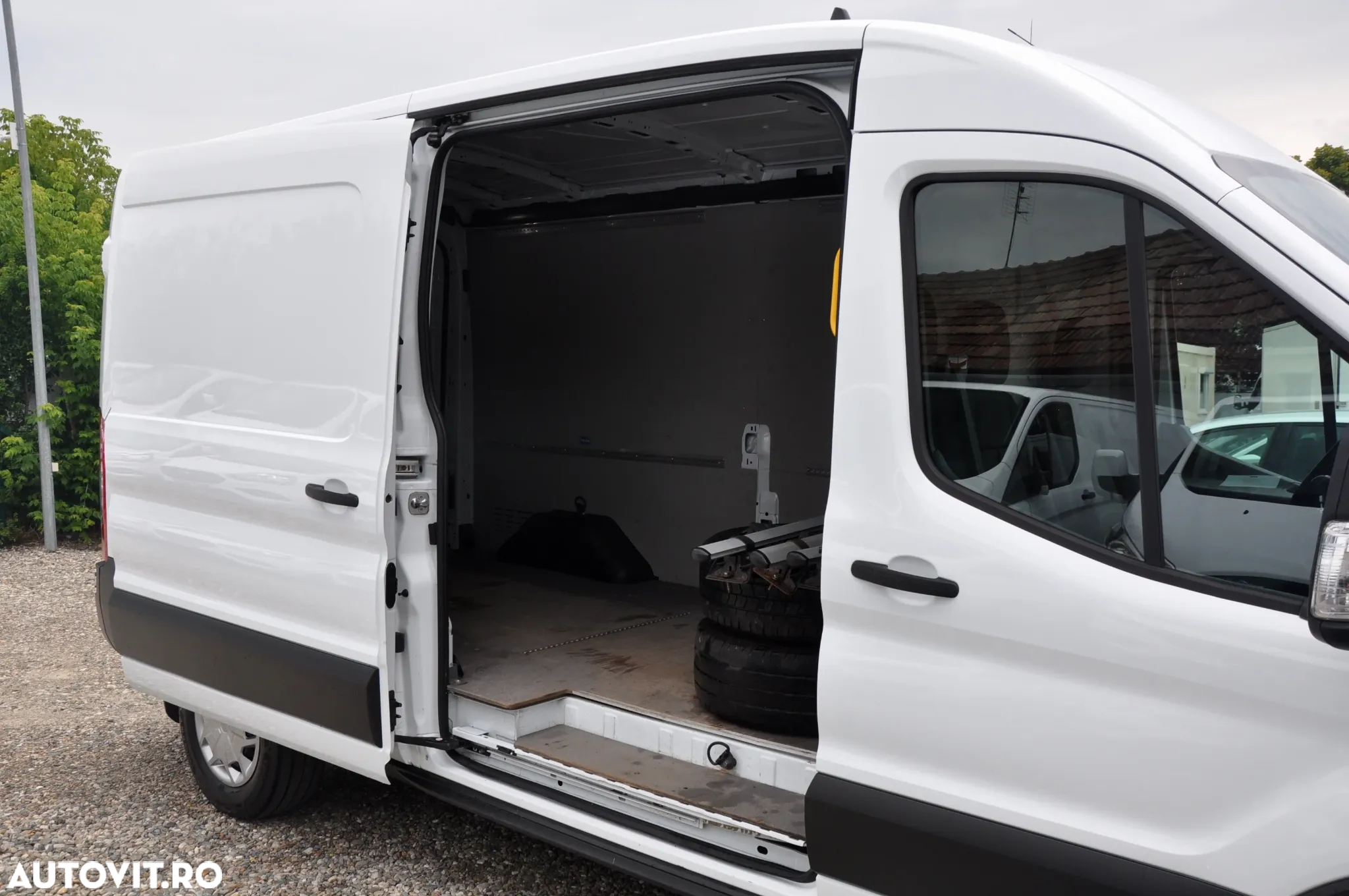 Ford Transit L3H2 Van 4x4 - 11