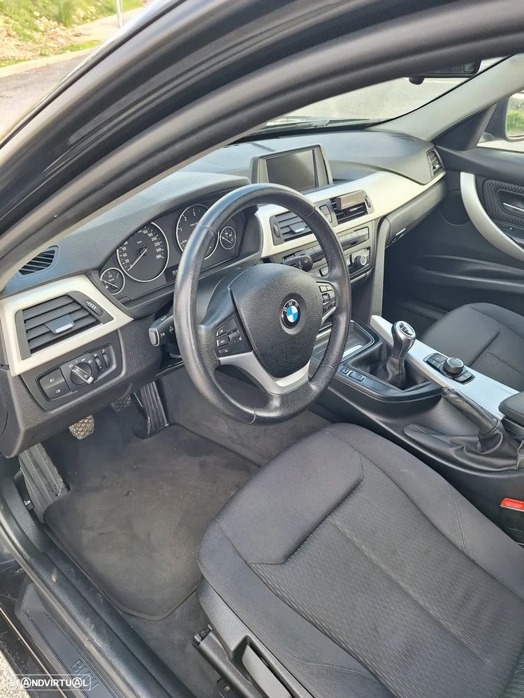 BMW 320 d - 13