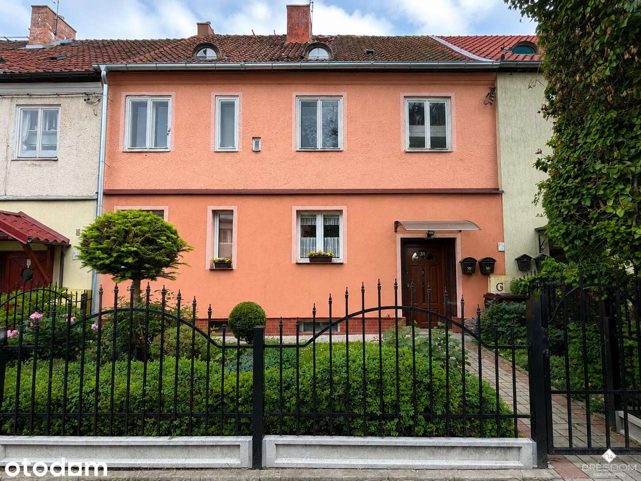 Mieszkanie z ogrodem i potencjałem aranżacyjnym.