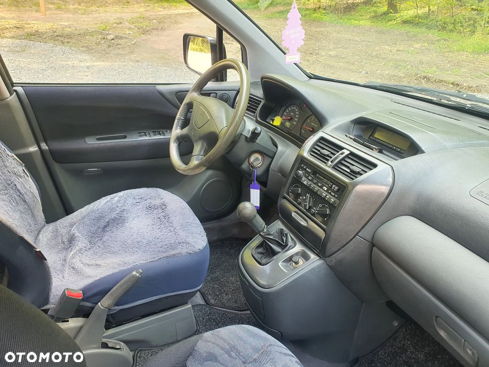 Mitsubishi Space Wagon 2.4 GDI Family - 10