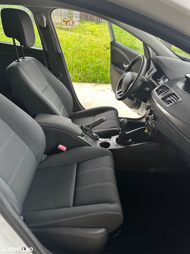 Renault Megane ENERGY TCe 115 Start & Stop Authentique - 13