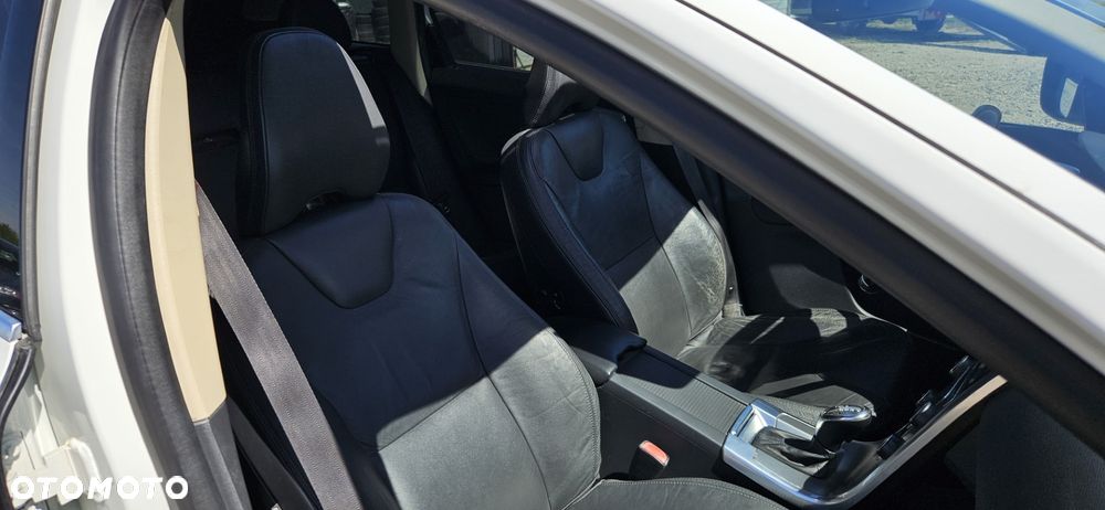 Volvo XC 60 D5 AWD Summum - 29