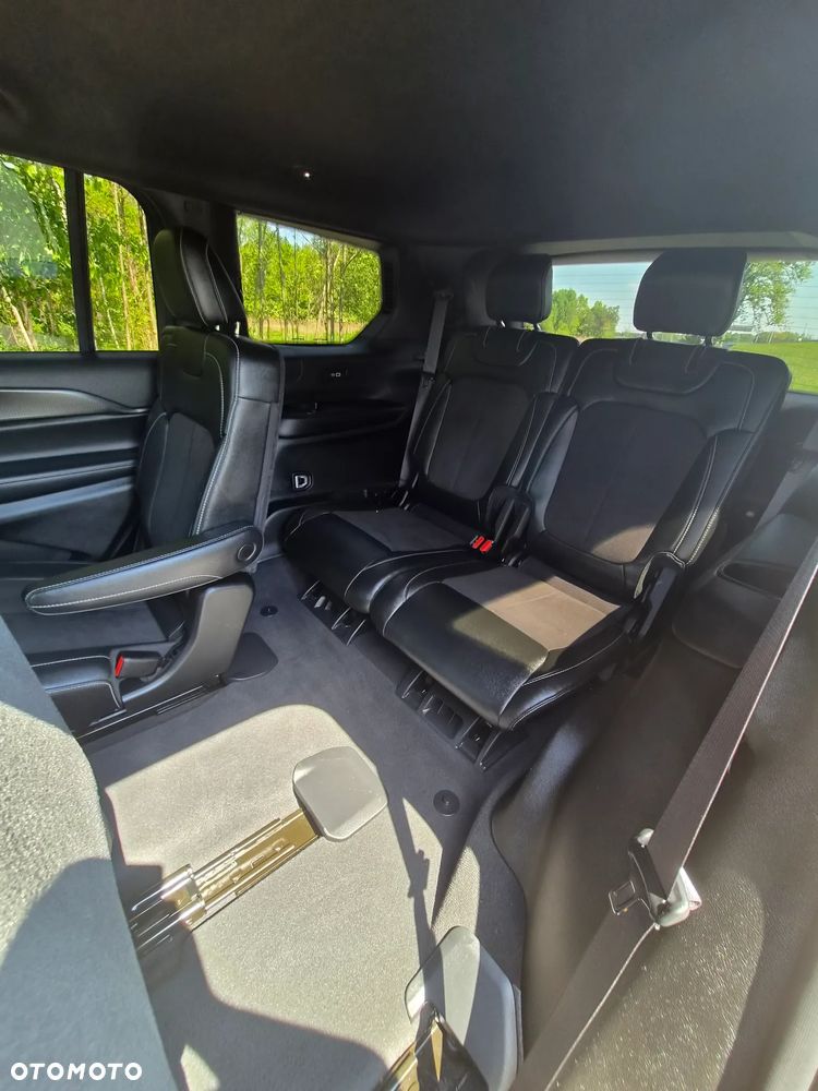 Jeep Grand Cherokee - 11