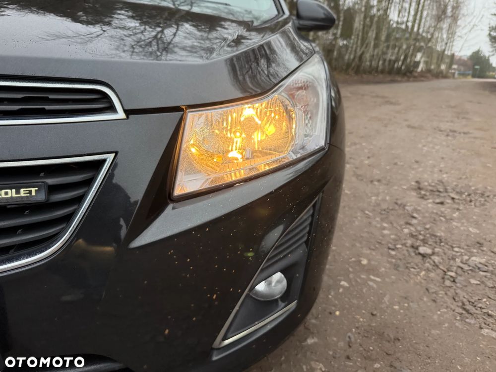 Chevrolet Cruze 1.6 LT - 10