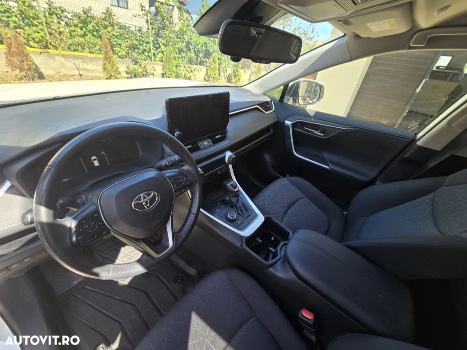 Toyota RAV4 Standard - 8