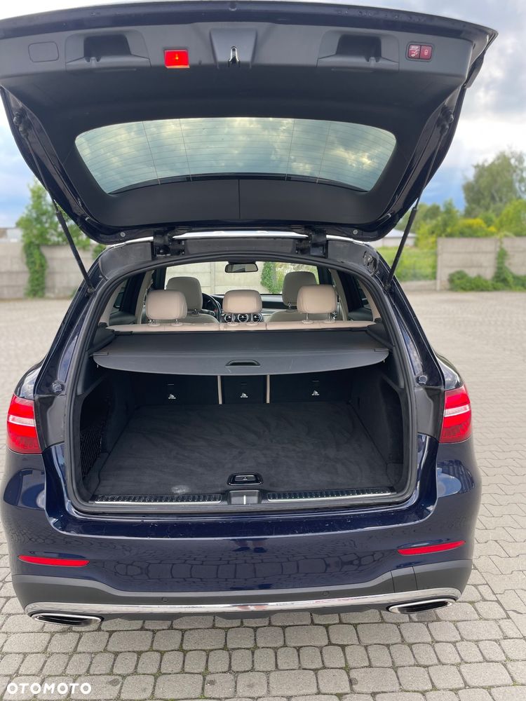 Mercedes-Benz GLC 300 4Matic 9G-TRONIC AMG Line - 15