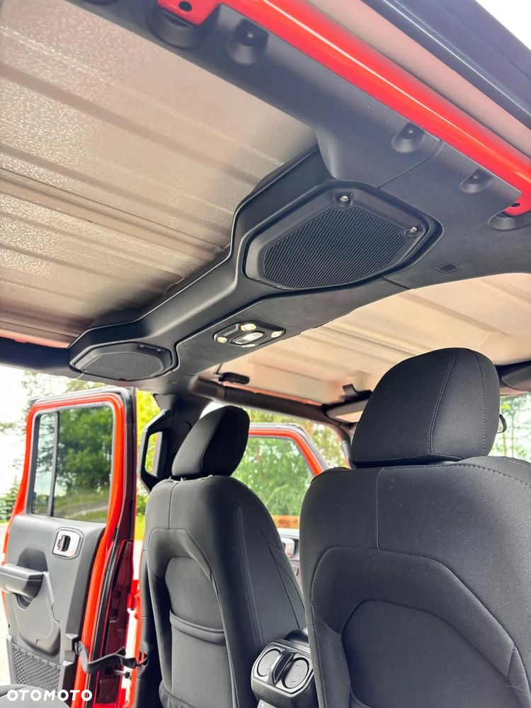 Jeep Wrangler 3.6 Unlim X - 11