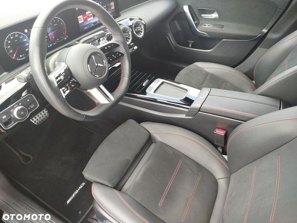 Mercedes-Benz CLA - 10