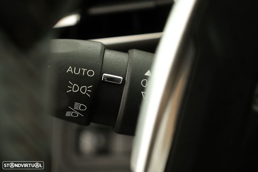 Peugeot 3008 1.6 Hybrid Allure e-EAT8 - 15