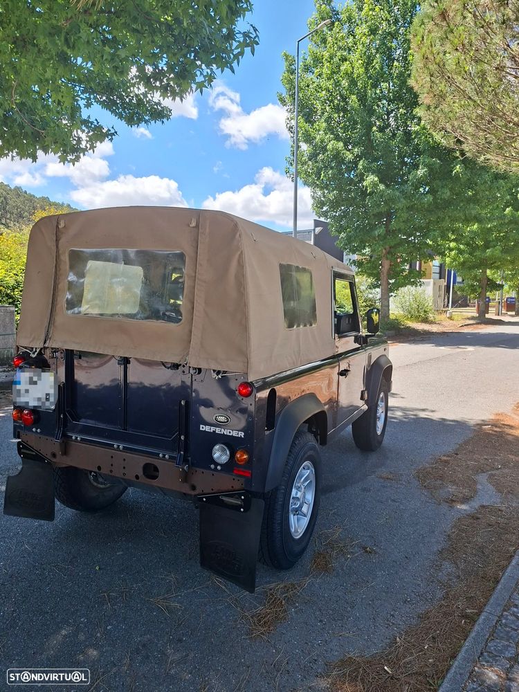 Land Rover Defender 90 2.2 CRD E - 10