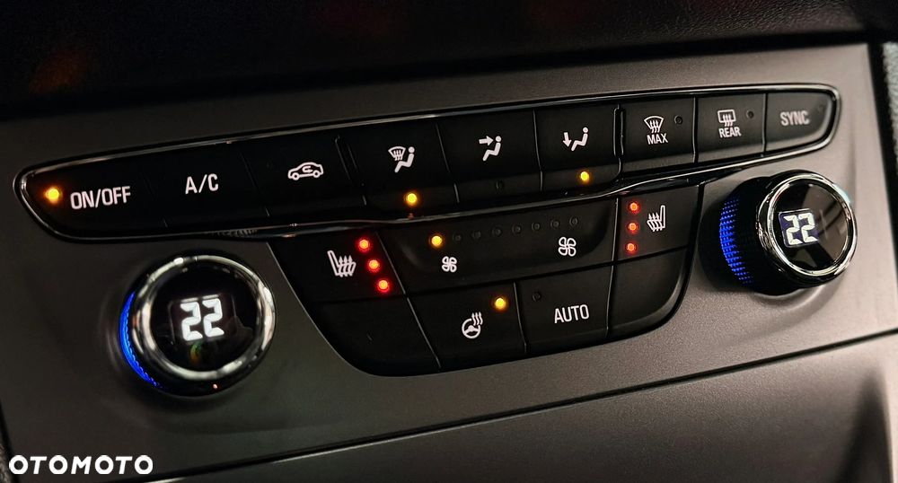 Opel Astra 1.4 T Enjoy S&S - 10