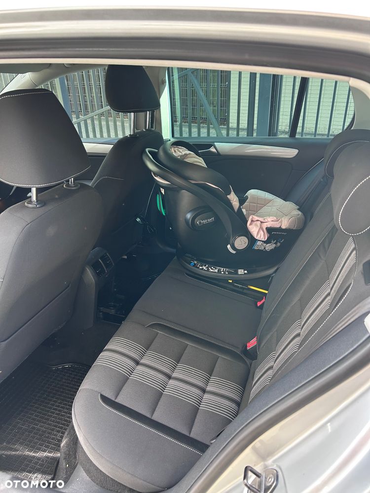 Volkswagen Golf - 8