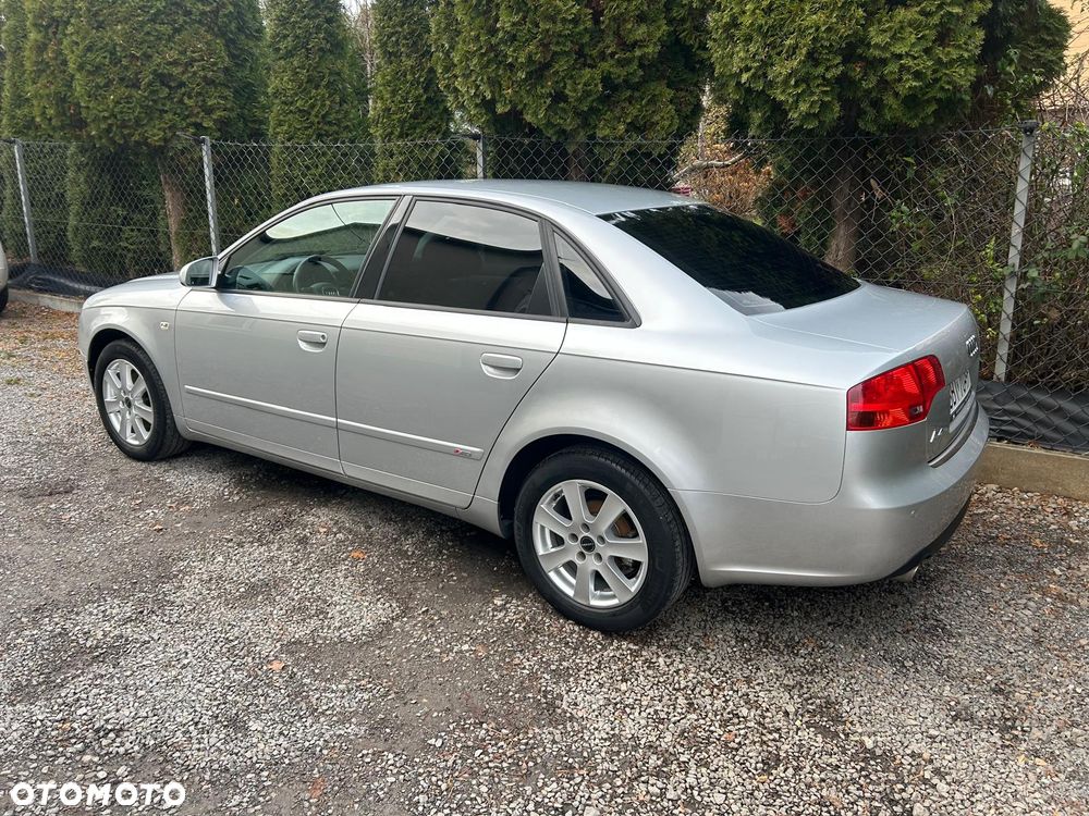 Audi A4 Limousine - 13