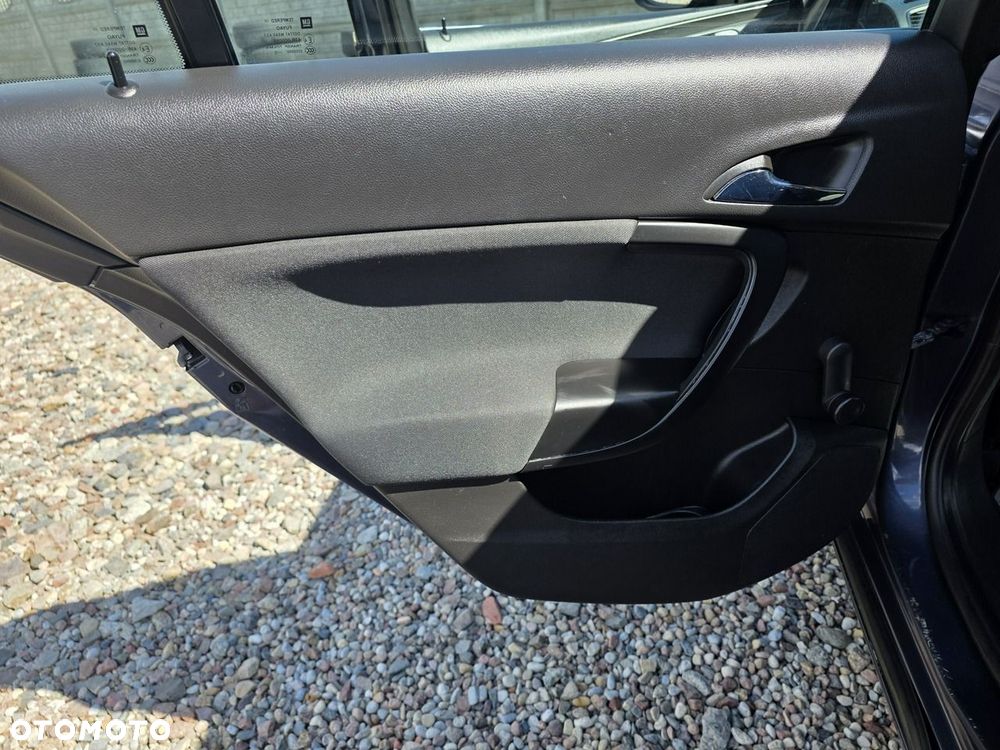 Opel Insignia 1.8 Cosmo - 23