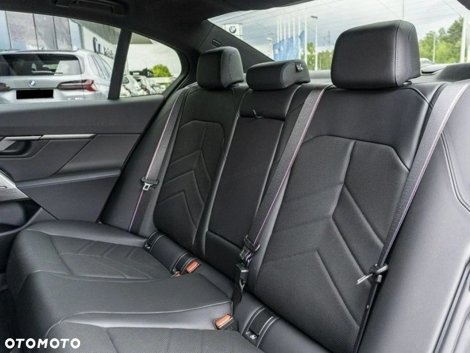 BMW Seria 5 520d xDrive mHEV M Sport - 14
