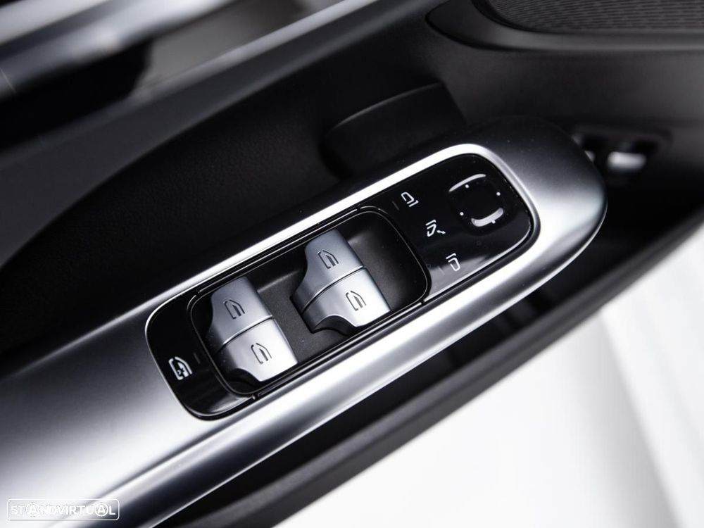 Mercedes-Benz C 300 e T 9G-TRONIC AMG Line — fotografia 14