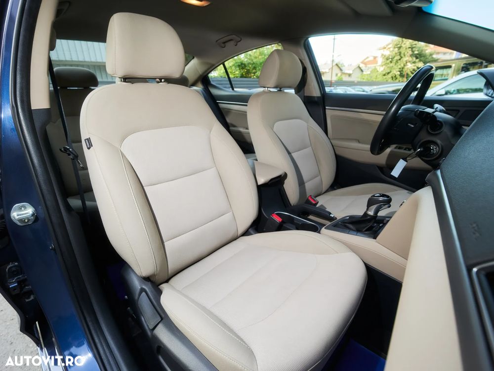 Hyundai Elantra - 15