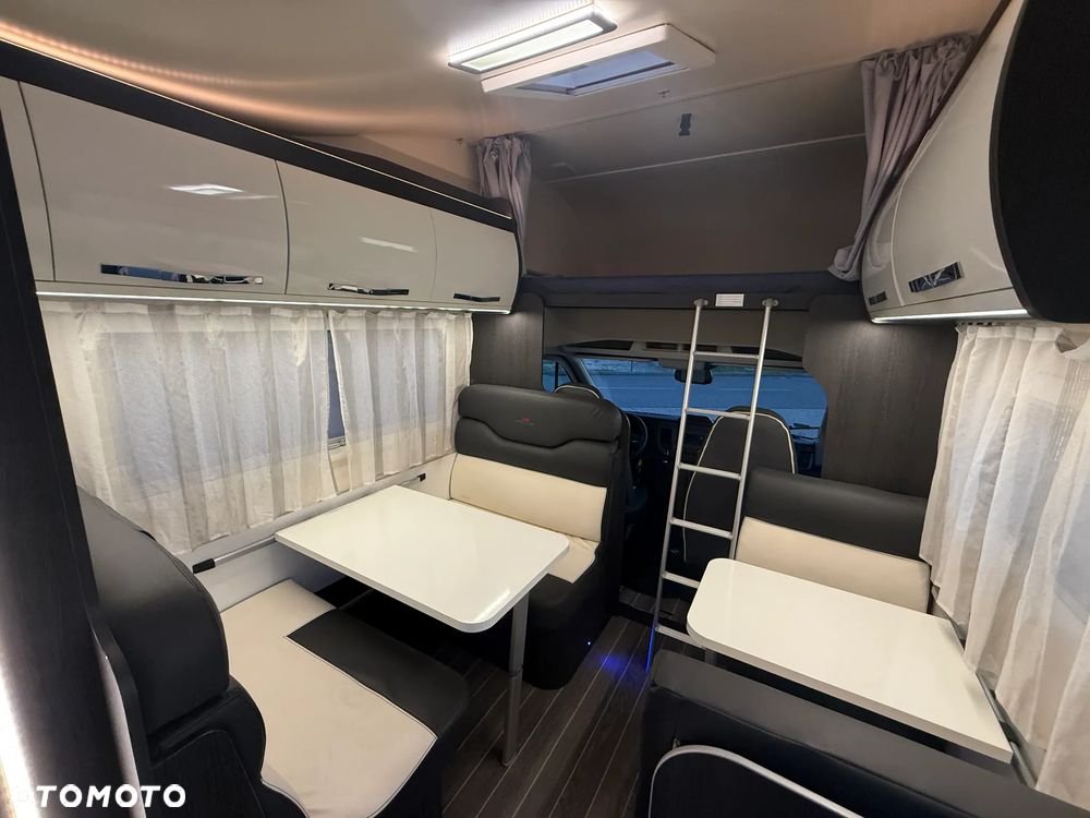 Roller Team 277 camper 7-osób kamper camper zamiana - 15