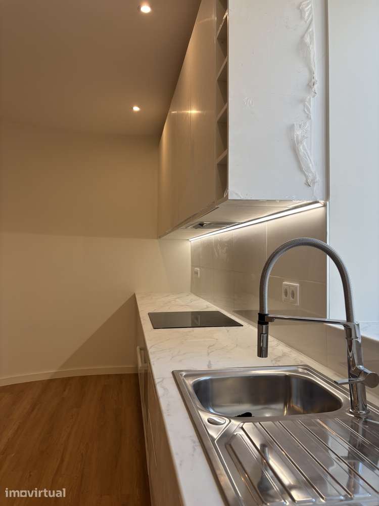 Apartamento T1 Renovado no Centro Histórico de Vila do Conde - Grande imagem: 5/18