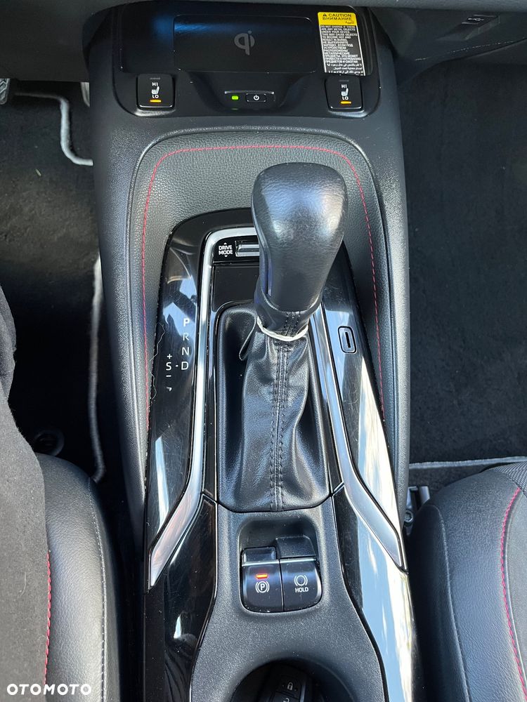 Toyota Corolla 2.0 Hybrid Executive - 29