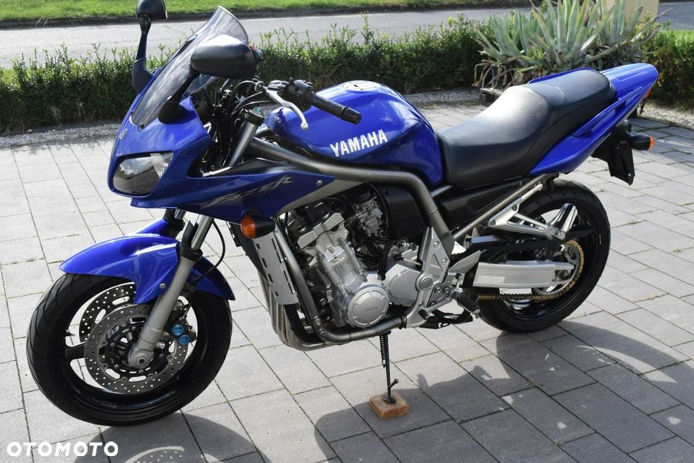 Yamaha FZS - 4