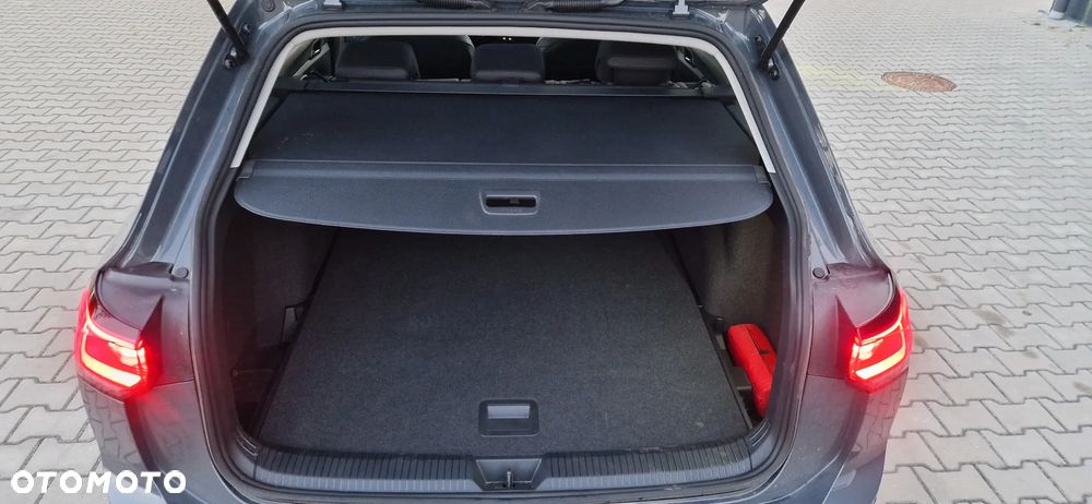 Volkswagen Golf 1.5 eTSI OPF DSG Style - 37