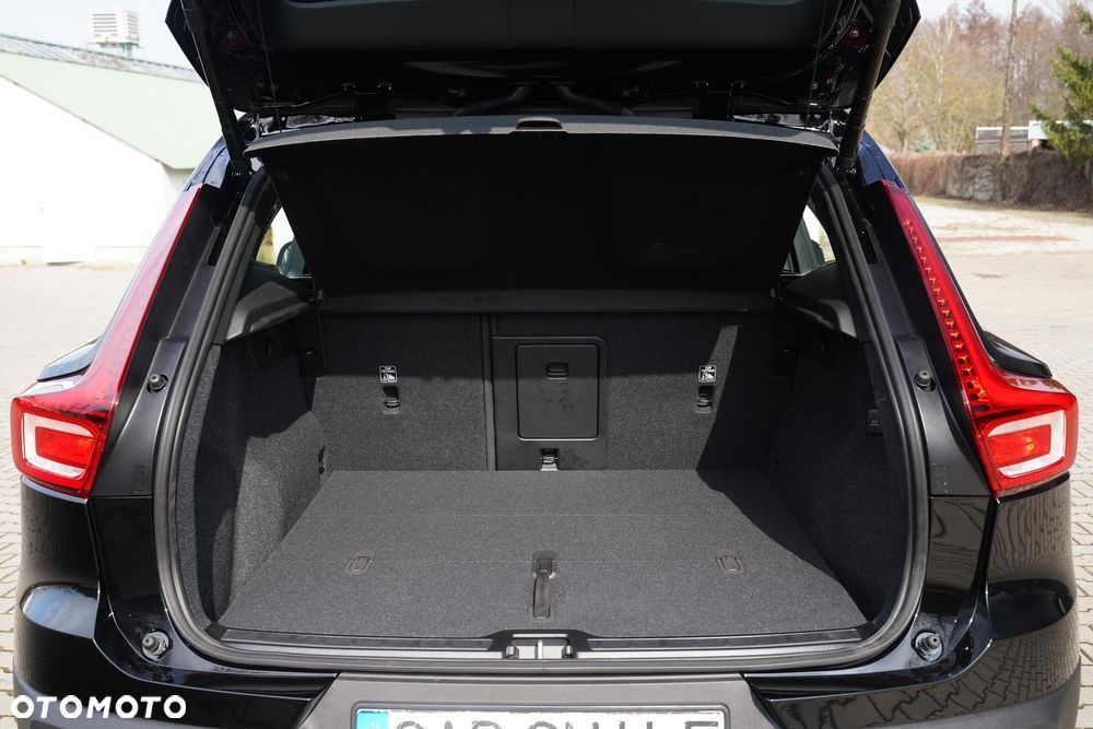 Volvo XC 40 B3 Plus Dark - 8