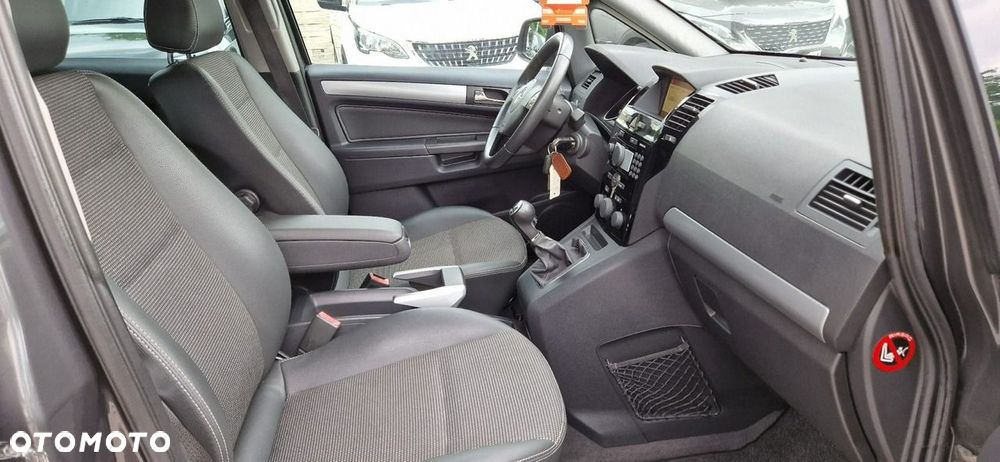 Opel Zafira - 26