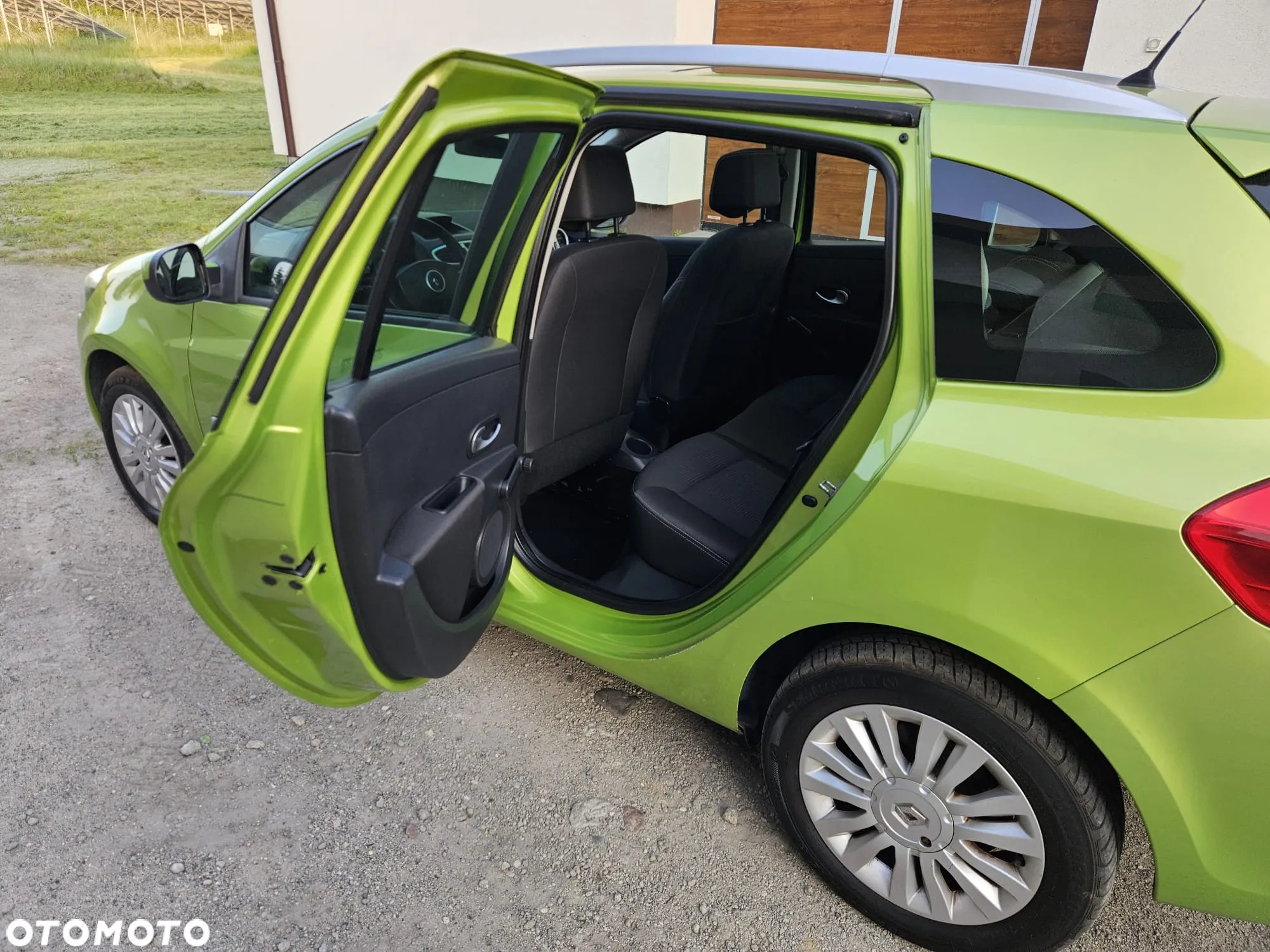 Renault Clio 1.2 16V 75 Grandtour Expression - 10