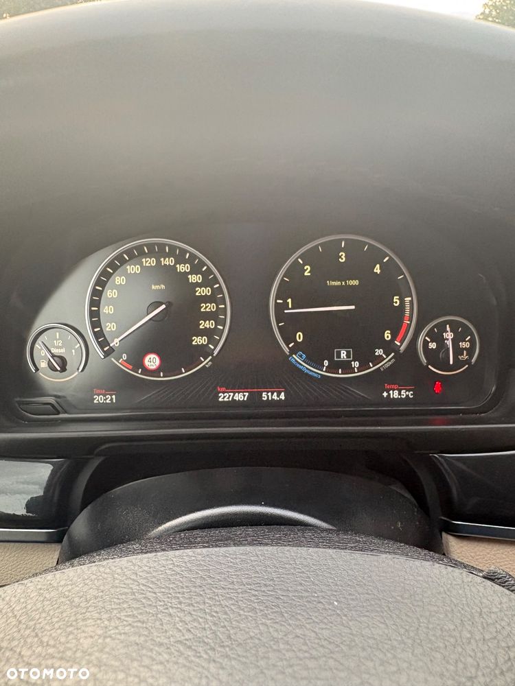 BMW Seria 5 520d - 25