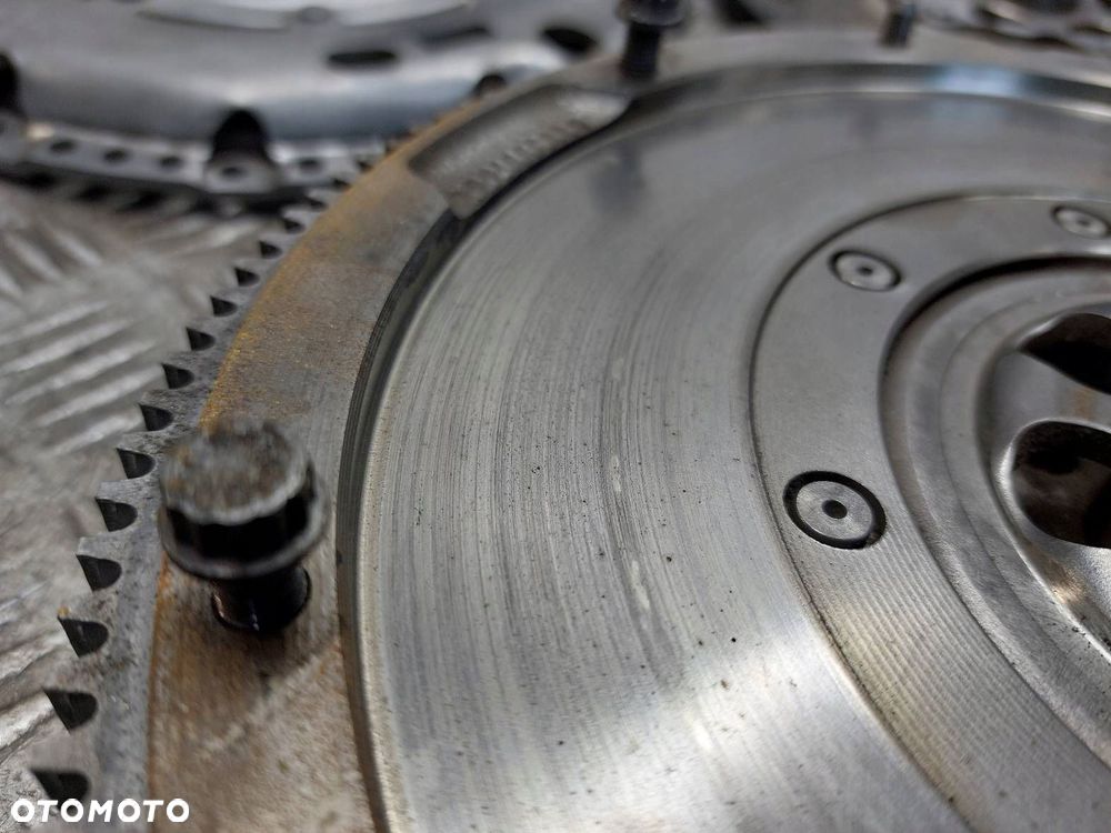 KOŁO DWUMASOWE + TARCZA + DOCISK + ŁOŻYSKO OPOROWE VOLKSWAGEN GOLF IV 1.8 T - 2