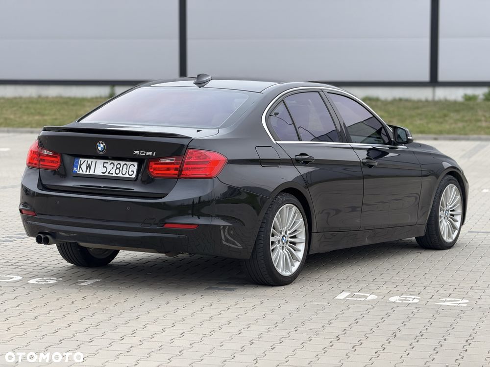 BMW F30 2013 photo 5