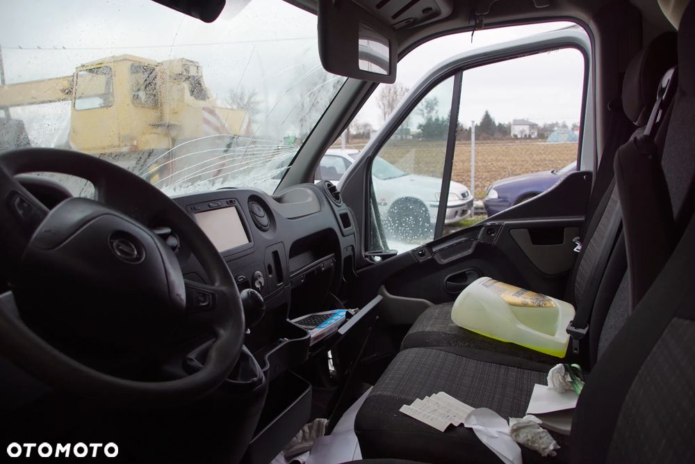 Auto na części - Opel Movano B RWD L4H2 Lift 2.3 CDTI 163 KM M9T700 M73 11U 2016R Silnik Skrzynia Drzwi Błotnik Lusterko Szyba Zderzak Klamka Lampa Deska Kokpit Sterownik Moduł Czujnik Licznik Wyświetlacz Kierownica Panel Wał - 10