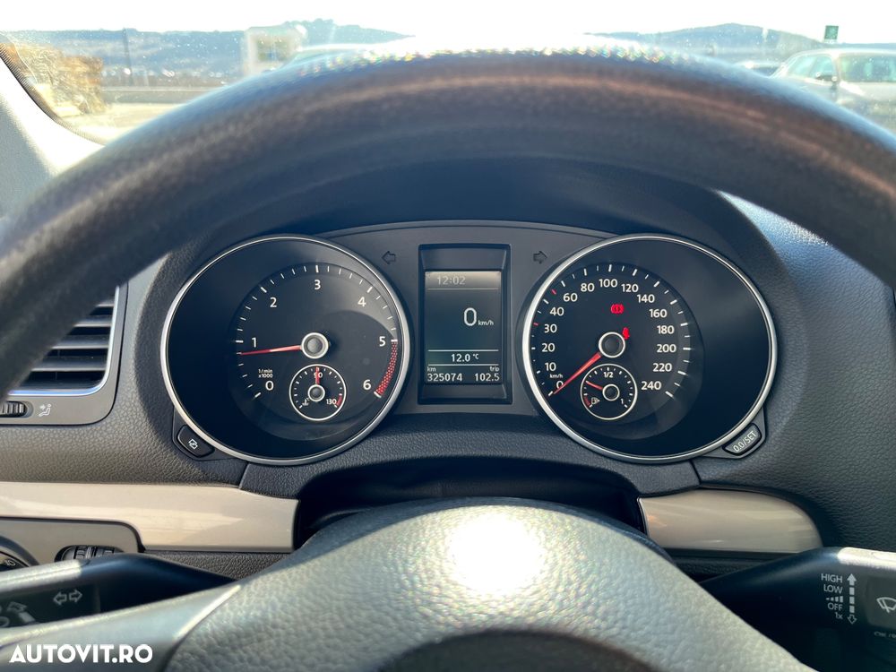 Volkswagen Golf - 10
