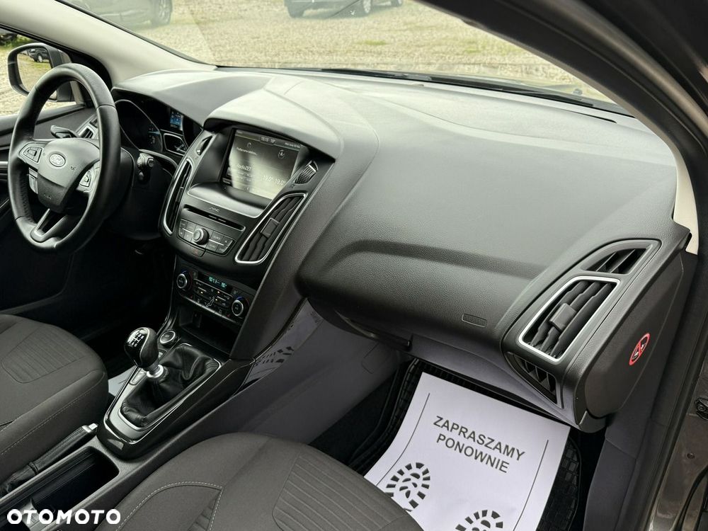 Ford Focus - 33