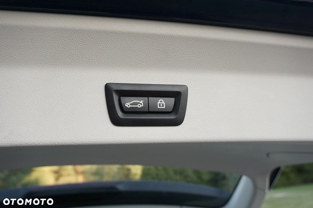 BMW X3 xDrive20i Advantage - 21
